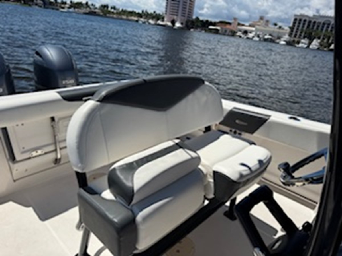 https://arconyachts.ams3.digitaloceanspaces.com/191876/conversions/large_4858563-optimize.jpg