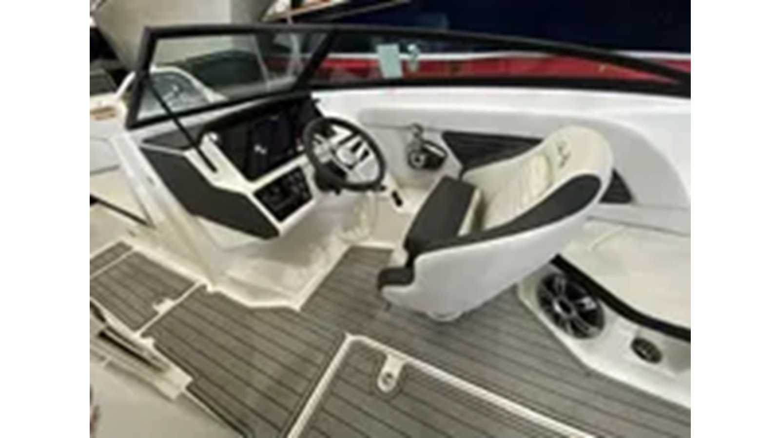 https://arconyachts.ams3.digitaloceanspaces.com/191961/conversions/large_4327651-optimize.jpg