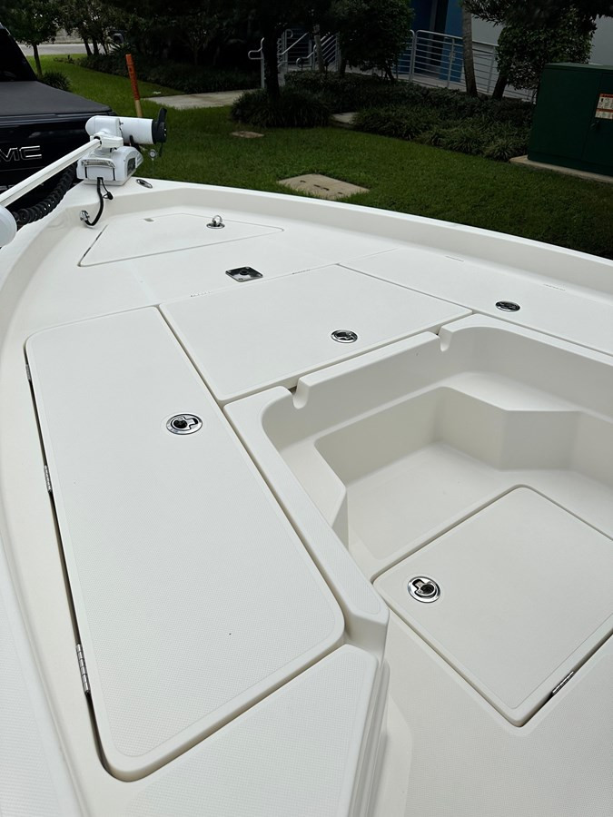 https://arconyachts.ams3.digitaloceanspaces.com/192024/conversions/large_4038005-optimize.jpg
