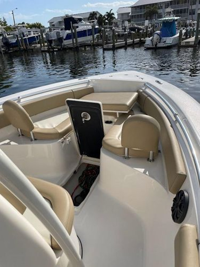 https://arconyachts.ams3.digitaloceanspaces.com/192035/conversions/large_3940352-optimize.jpg