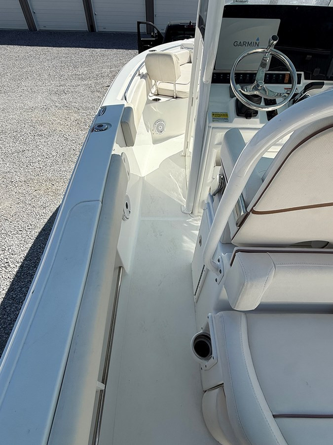 https://arconyachts.ams3.digitaloceanspaces.com/192136/conversions/large_4796723-optimize.jpg