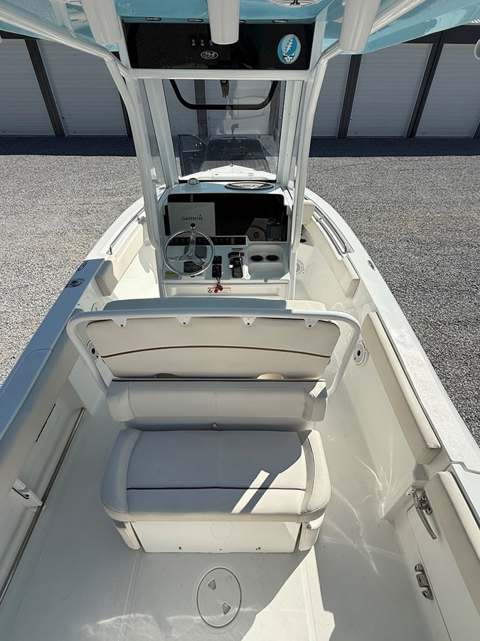 https://arconyachts.ams3.digitaloceanspaces.com/192140/conversions/large_4796725-optimize.jpg