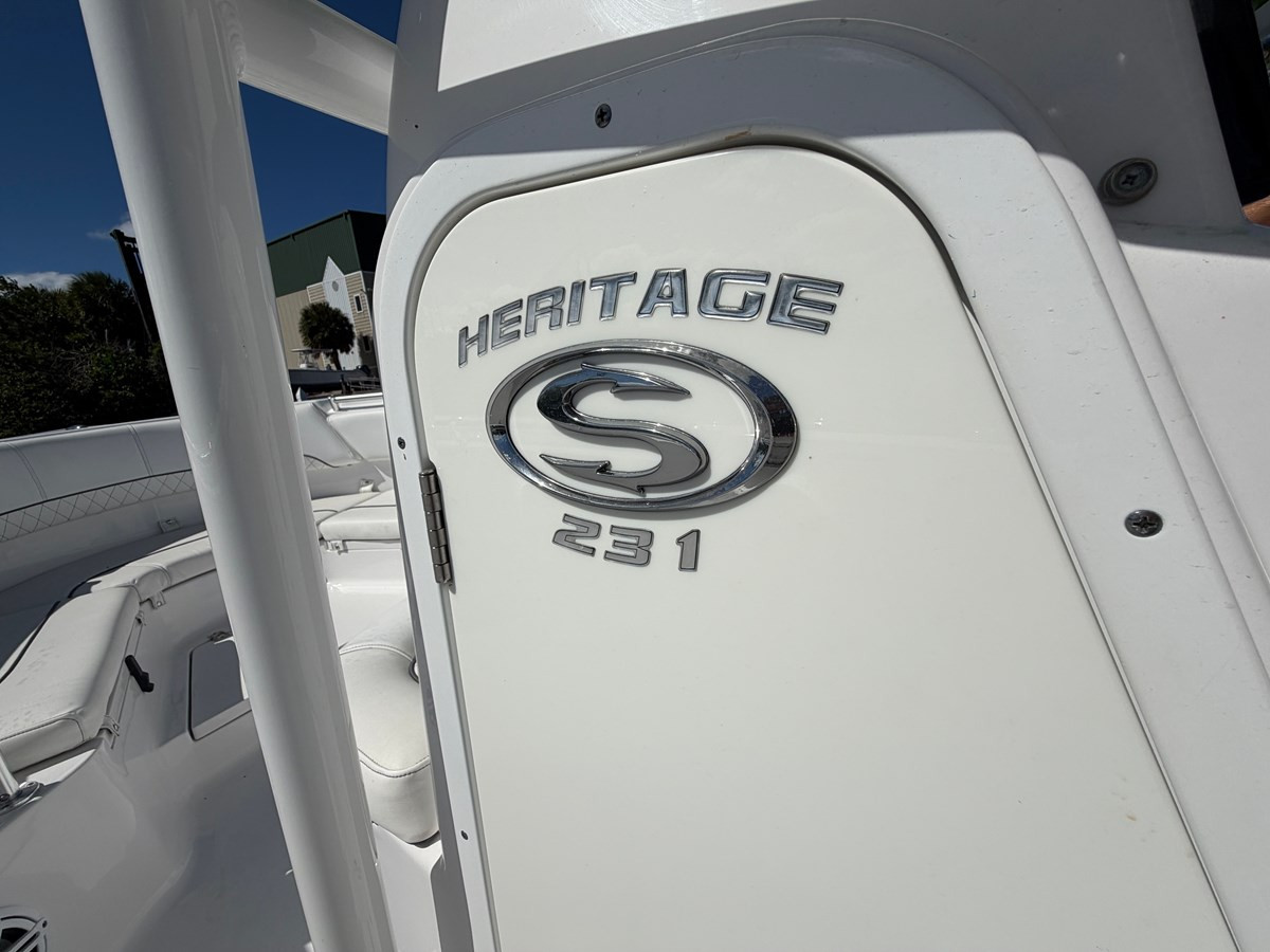 https://arconyachts.ams3.digitaloceanspaces.com/192147/conversions/large_4840328-optimize.jpg