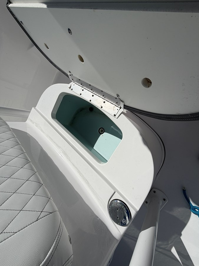 https://arconyachts.ams3.digitaloceanspaces.com/192157/conversions/large_4840333-optimize.jpg