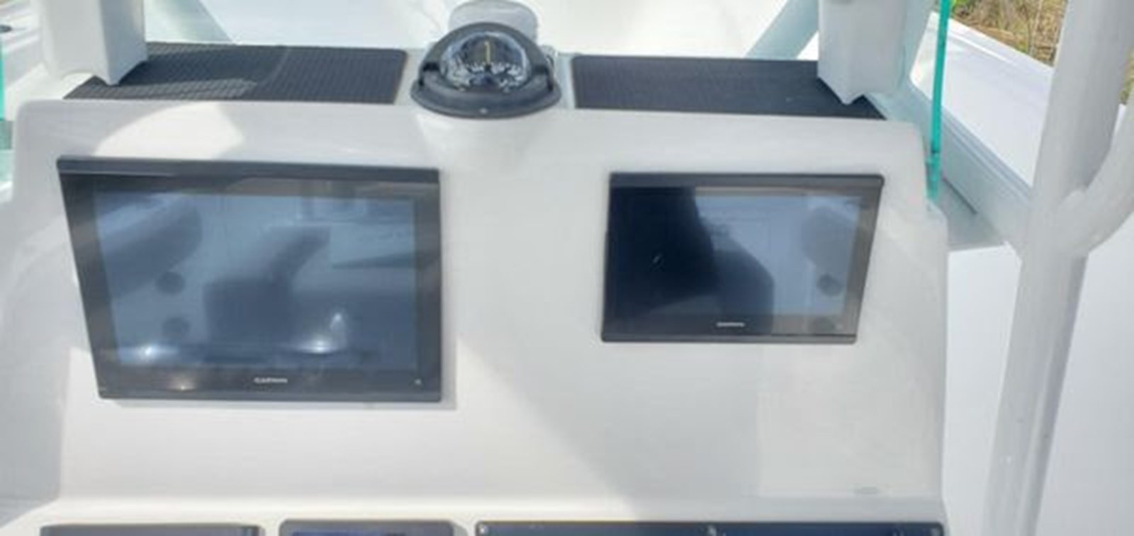 https://arconyachts.ams3.digitaloceanspaces.com/192229/conversions/large_3983838-optimize.jpg