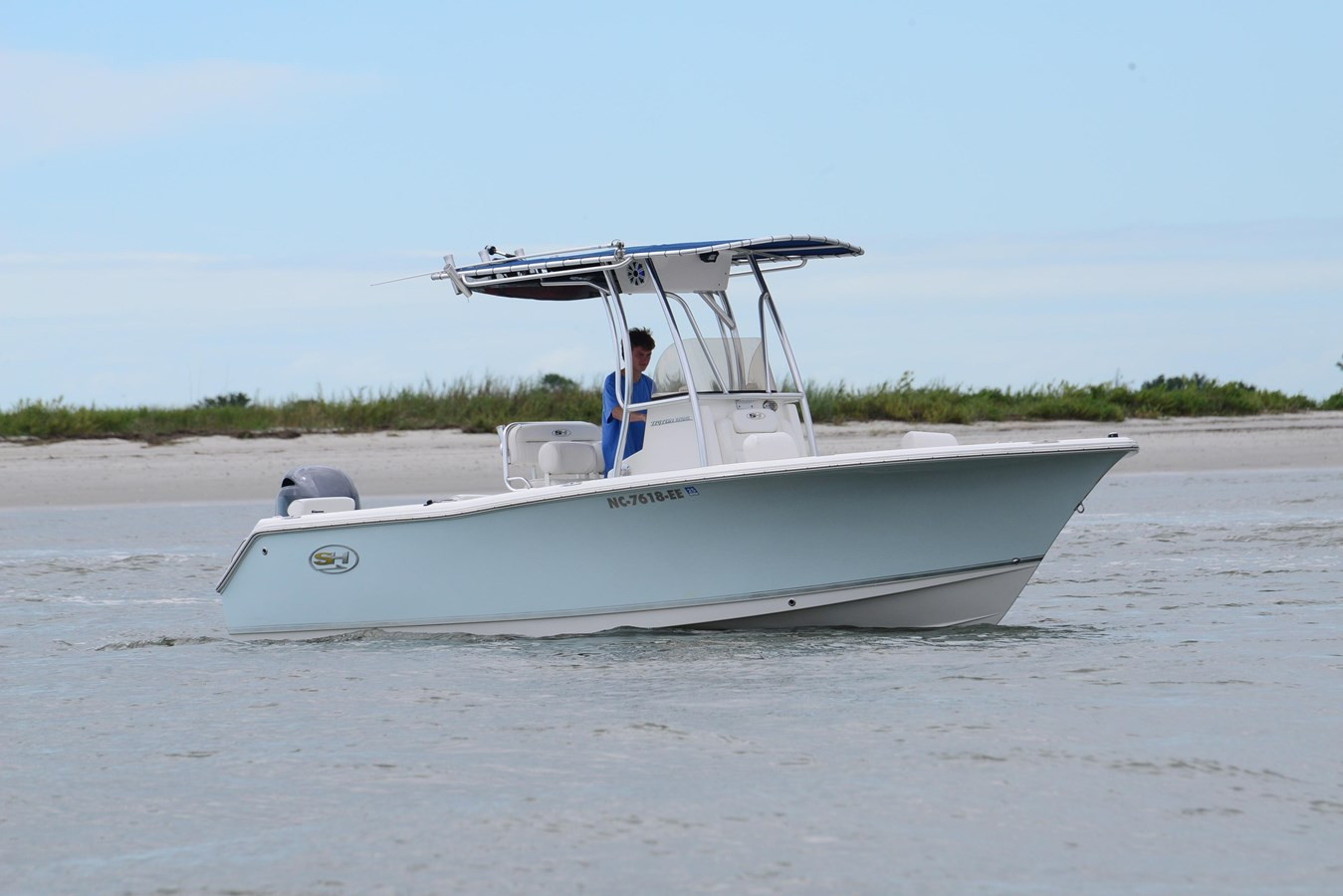 2017 SEA HUNT TRITON 225