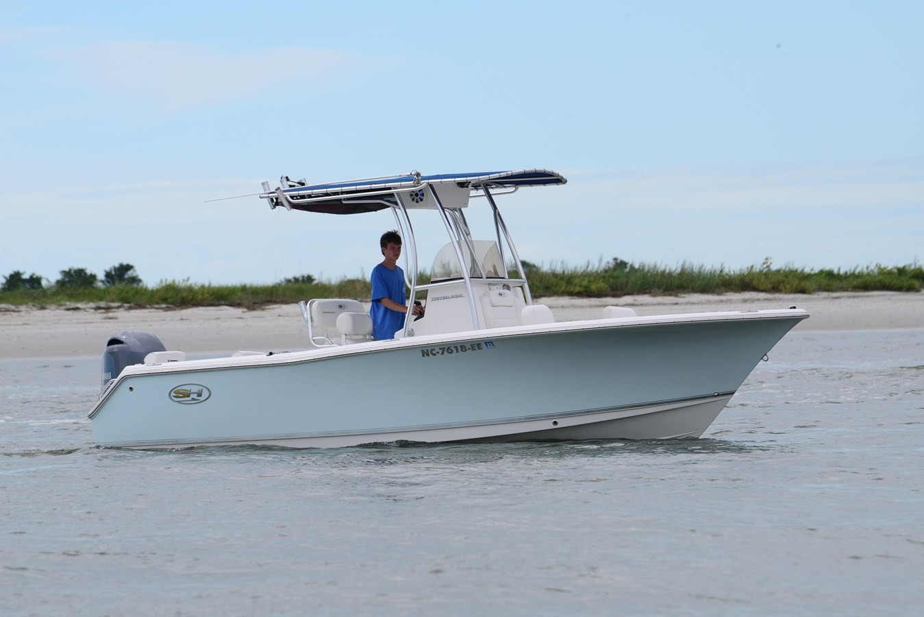 2017 SEA HUNT TRITON 225