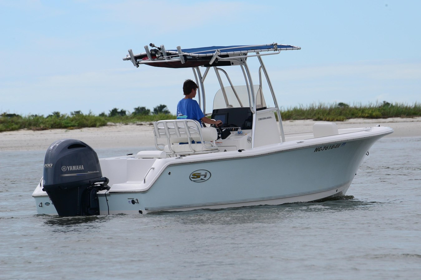 2017 SEA HUNT TRITON 225