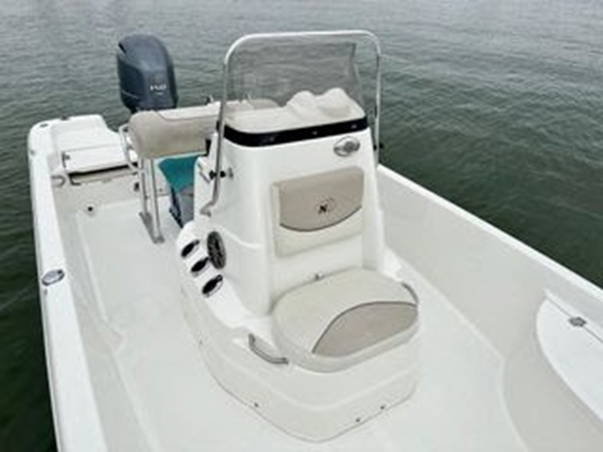 https://arconyachts.ams3.digitaloceanspaces.com/192412/conversions/large_3983588-optimize.jpg