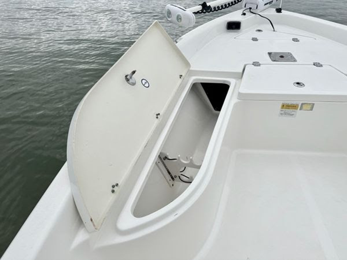https://arconyachts.ams3.digitaloceanspaces.com/192450/conversions/large_3983610-optimize.jpg