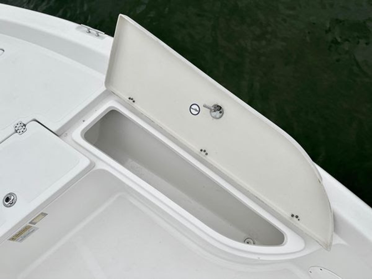 https://arconyachts.ams3.digitaloceanspaces.com/192457/conversions/large_3983614-optimize.jpg