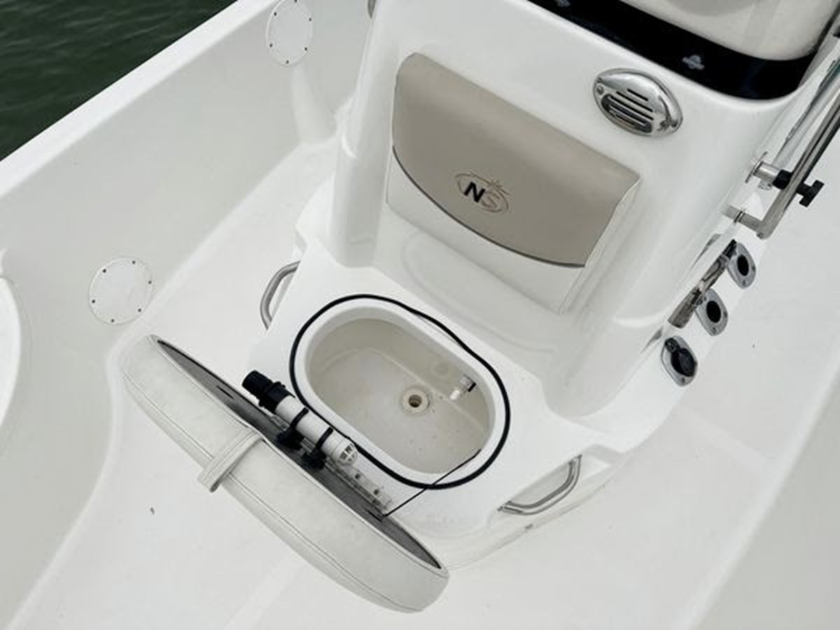https://arconyachts.ams3.digitaloceanspaces.com/192461/conversions/large_3983616-optimize.jpg