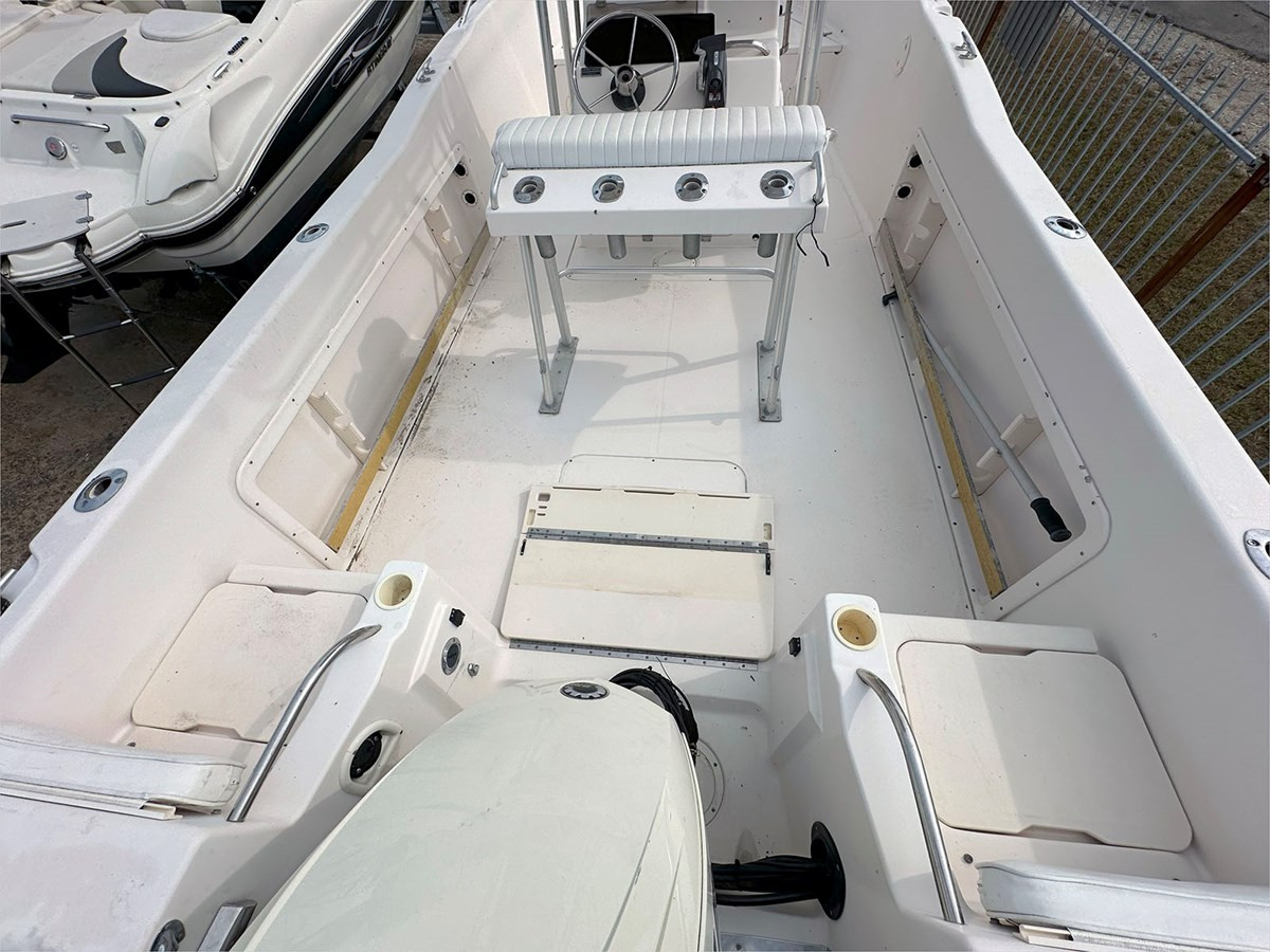 https://arconyachts.ams3.digitaloceanspaces.com/192516/conversions/large_4438226-optimize.jpg