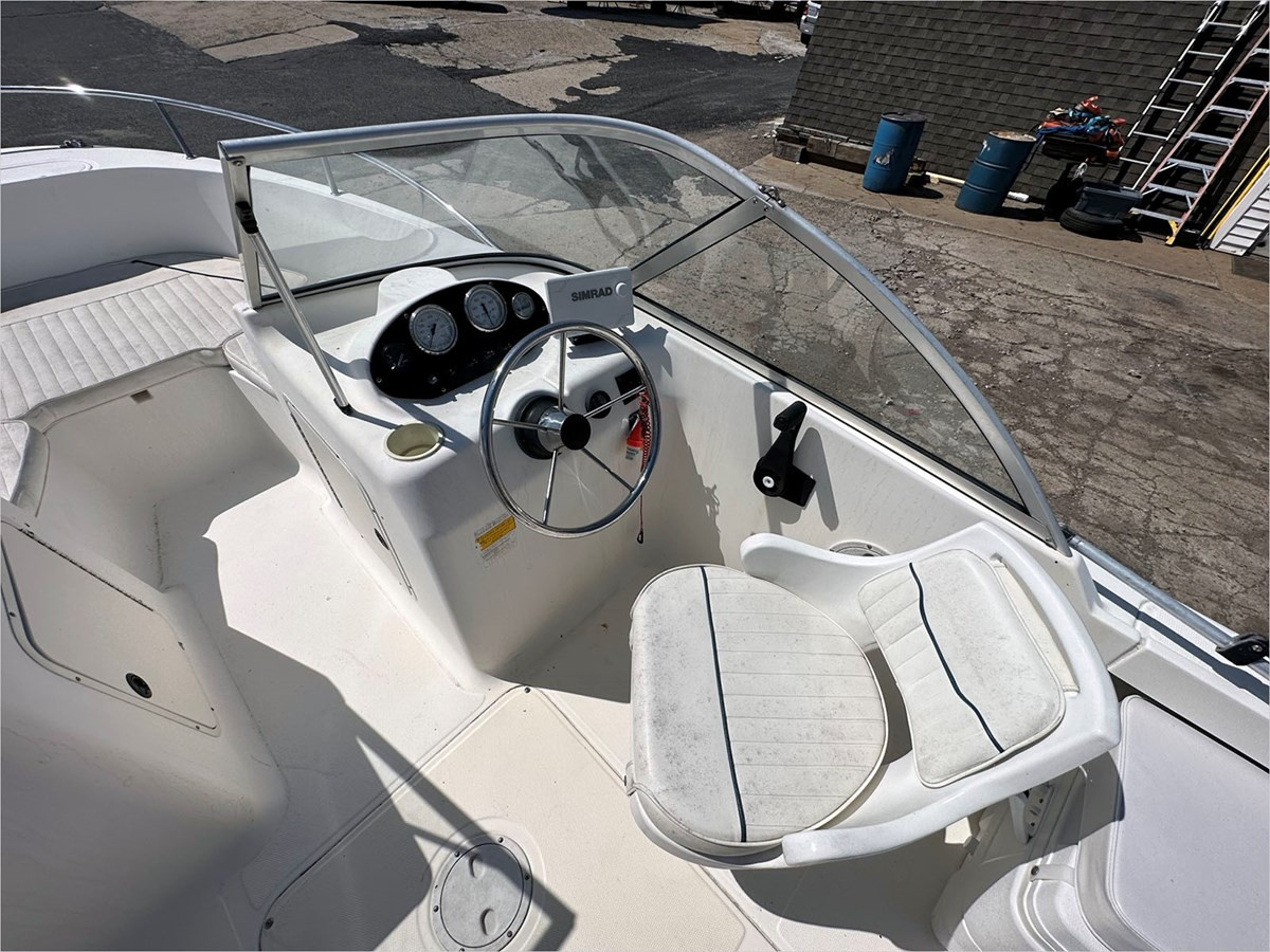https://arconyachts.ams3.digitaloceanspaces.com/192604/conversions/large_4284068-optimize.jpg