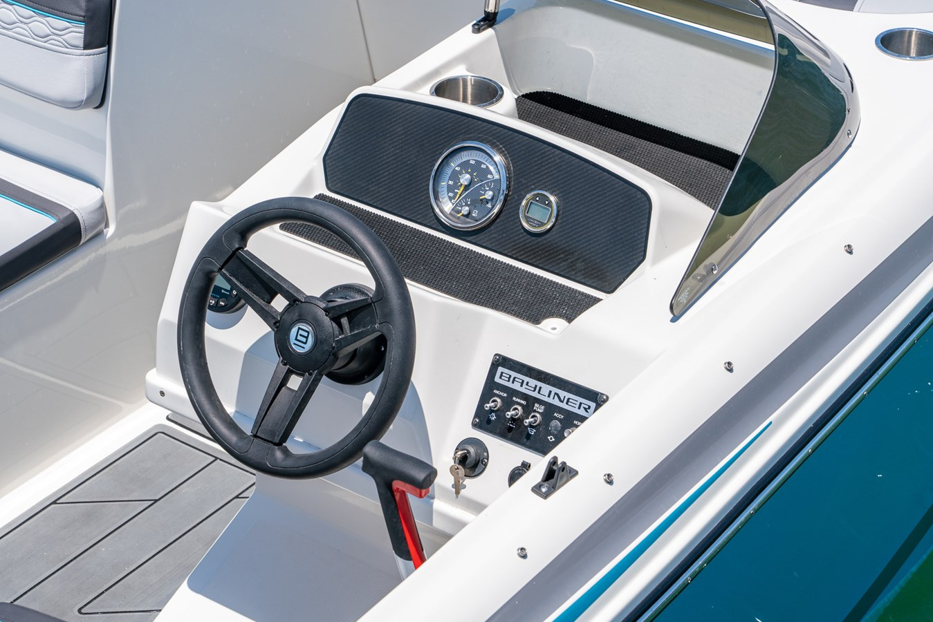 https://arconyachts.ams3.digitaloceanspaces.com/192778/conversions/large_4636421-optimize.jpg
