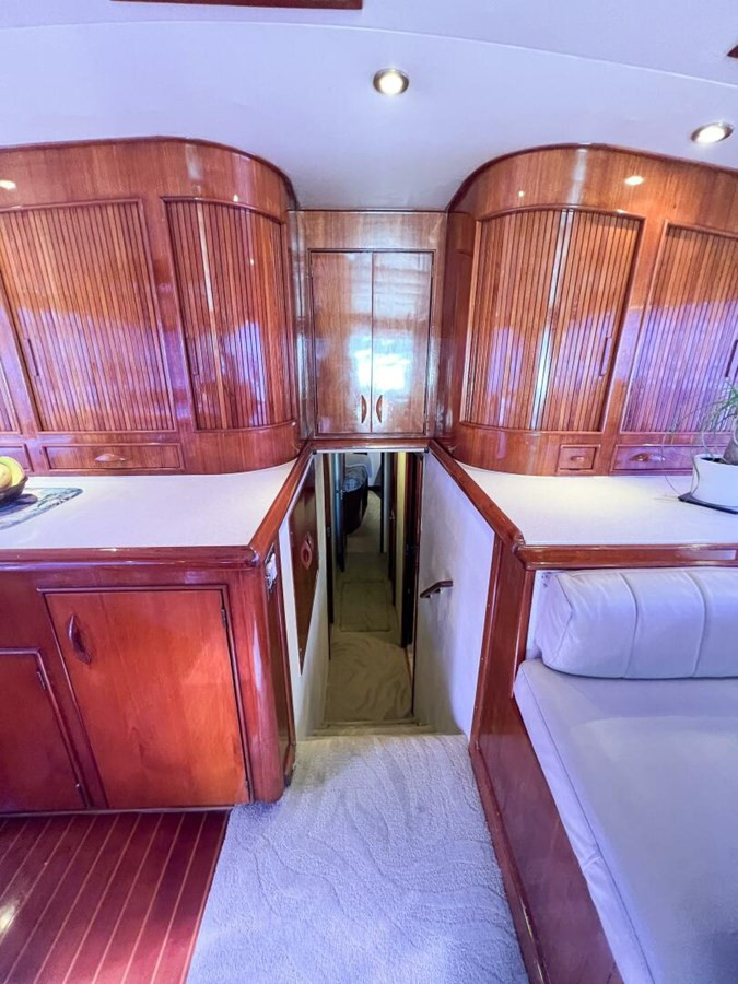 https://arconyachts.ams3.digitaloceanspaces.com/192826/conversions/large_4634740-optimize.jpg