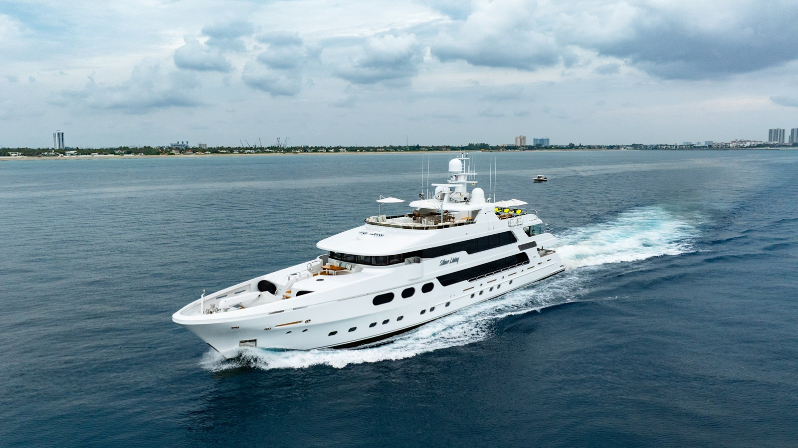 https://arconyachts.ams3.digitaloceanspaces.com/192928/conversions/large_4609248-optimize.jpg