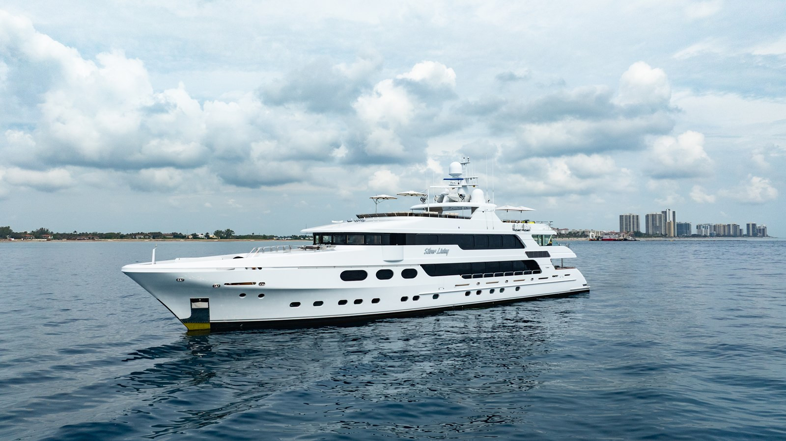 https://arconyachts.ams3.digitaloceanspaces.com/192934/conversions/large_4609254-optimize.jpg