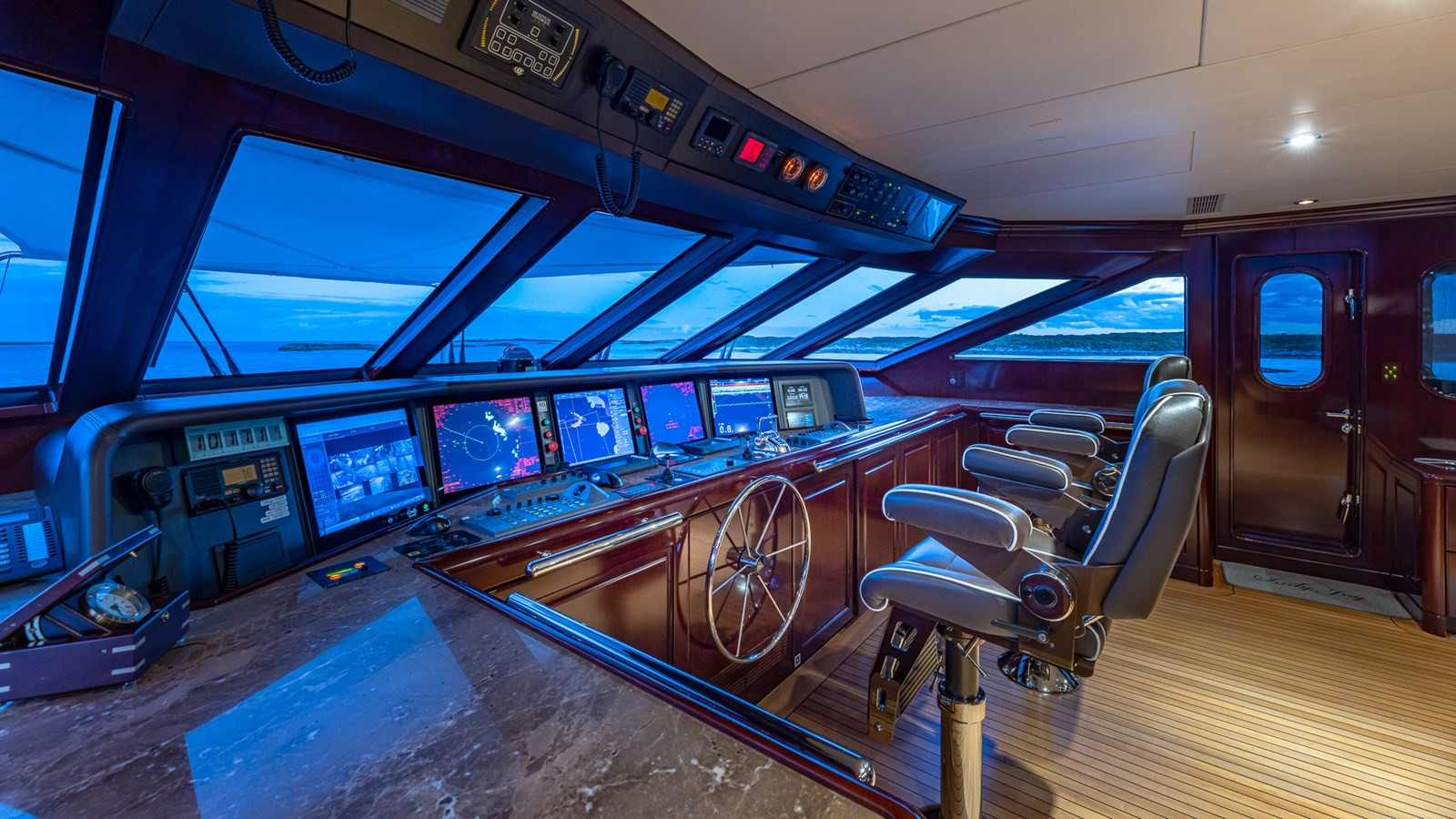 https://arconyachts.ams3.digitaloceanspaces.com/193046/conversions/large_4862328-optimize.jpg