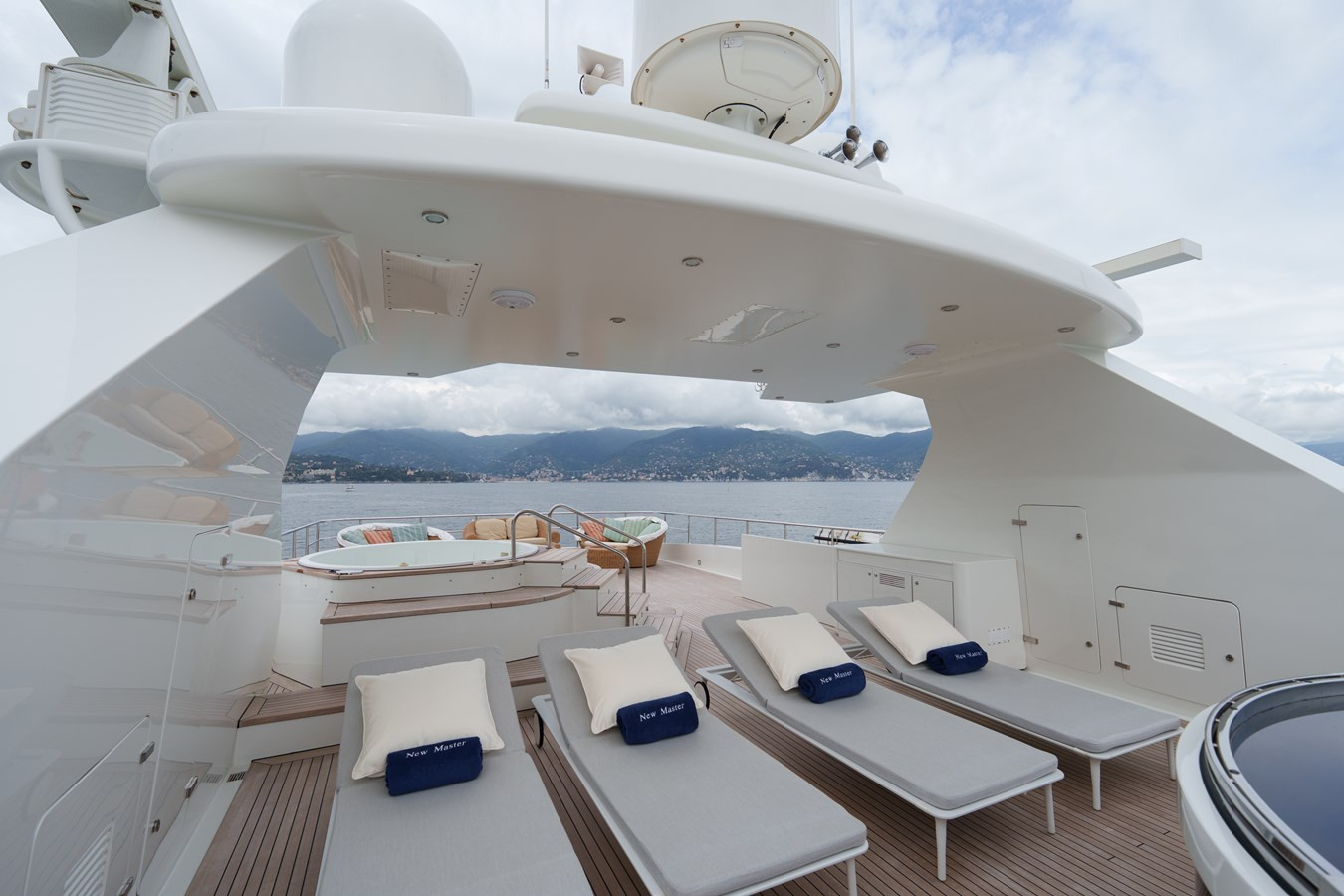 https://arconyachts.ams3.digitaloceanspaces.com/193103/conversions/large_4666703-optimize.jpg