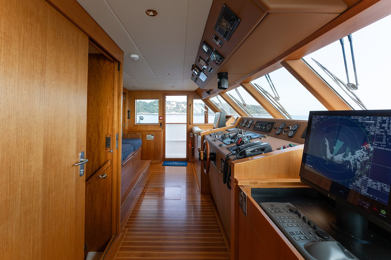 https://arconyachts.ams3.digitaloceanspaces.com/193199/conversions/large_4575755-optimize.jpg