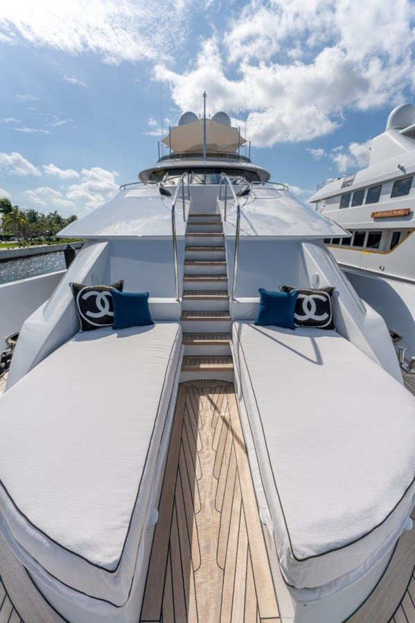 https://arconyachts.ams3.digitaloceanspaces.com/193310/conversions/large_4323923-optimize.jpg