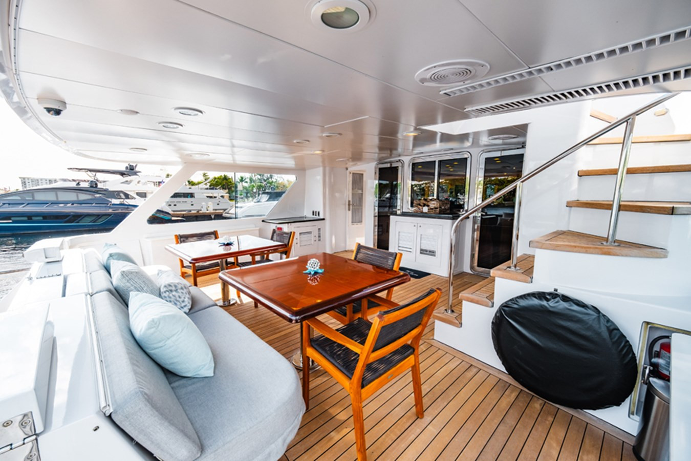 https://arconyachts.ams3.digitaloceanspaces.com/193325/conversions/large_4757182-optimize.jpg