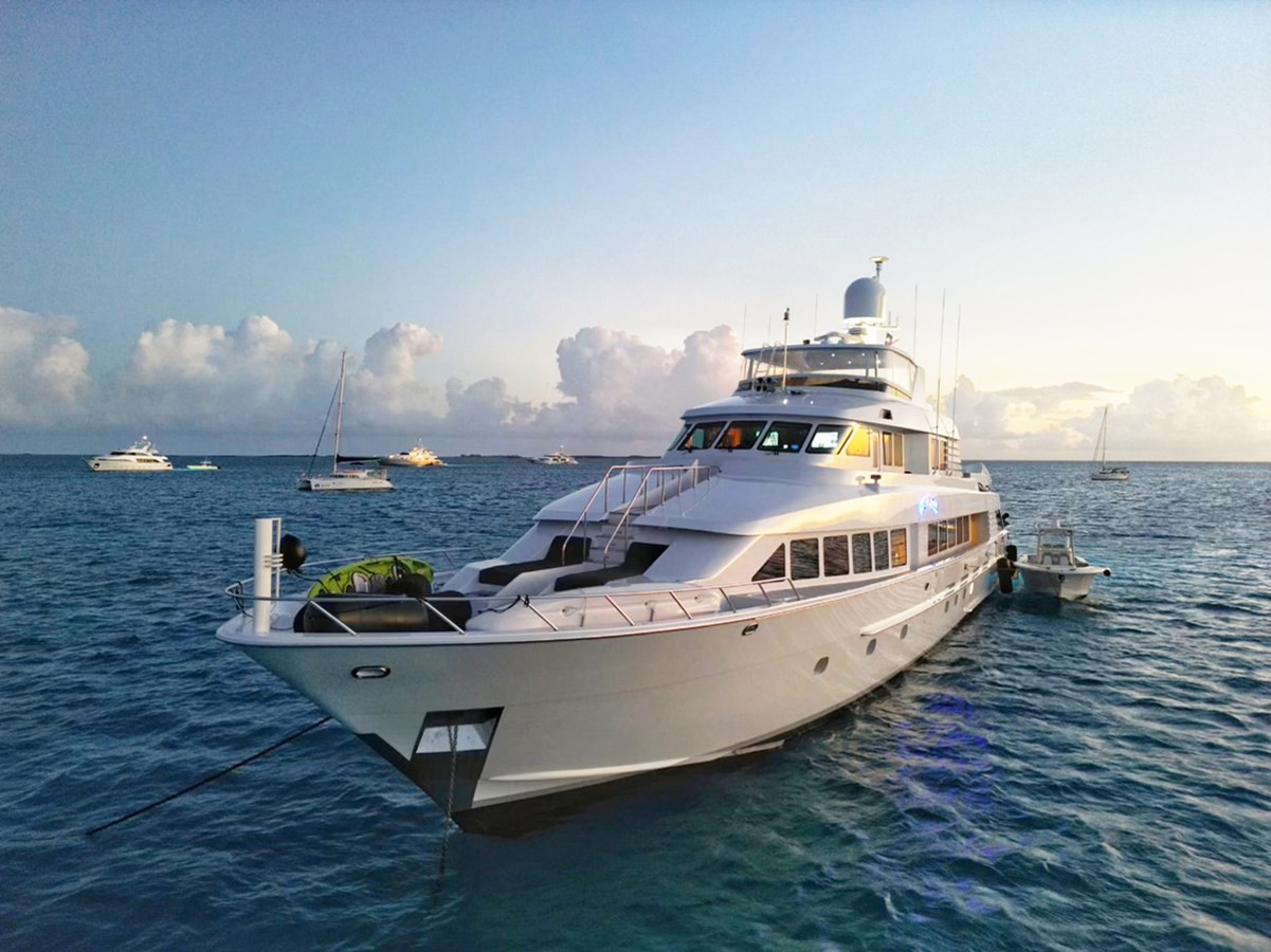 https://arconyachts.ams3.digitaloceanspaces.com/193392/conversions/large_4757220-optimize.jpg