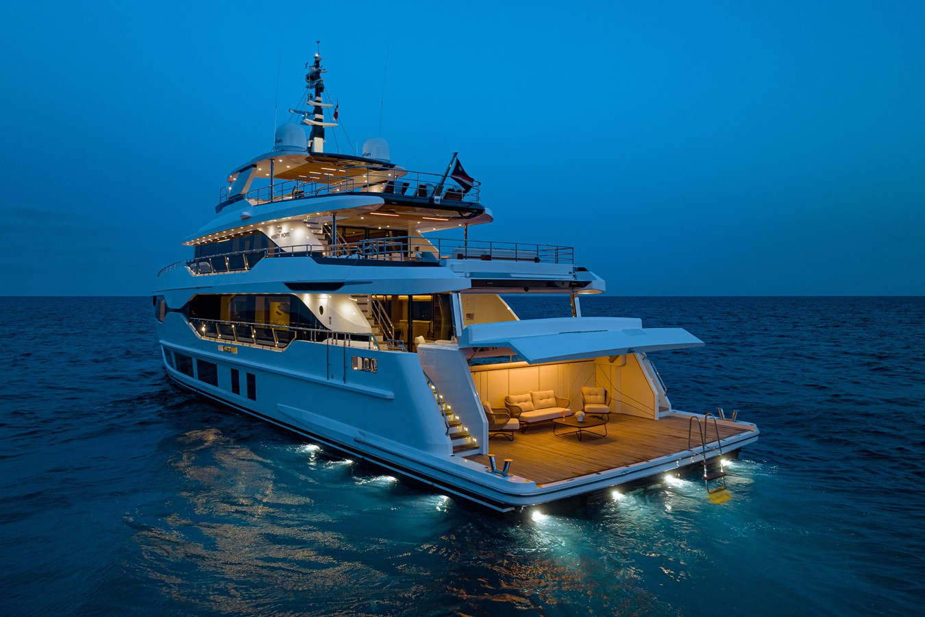 https://arconyachts.ams3.digitaloceanspaces.com/193468/conversions/large_4121328-optimize.jpg