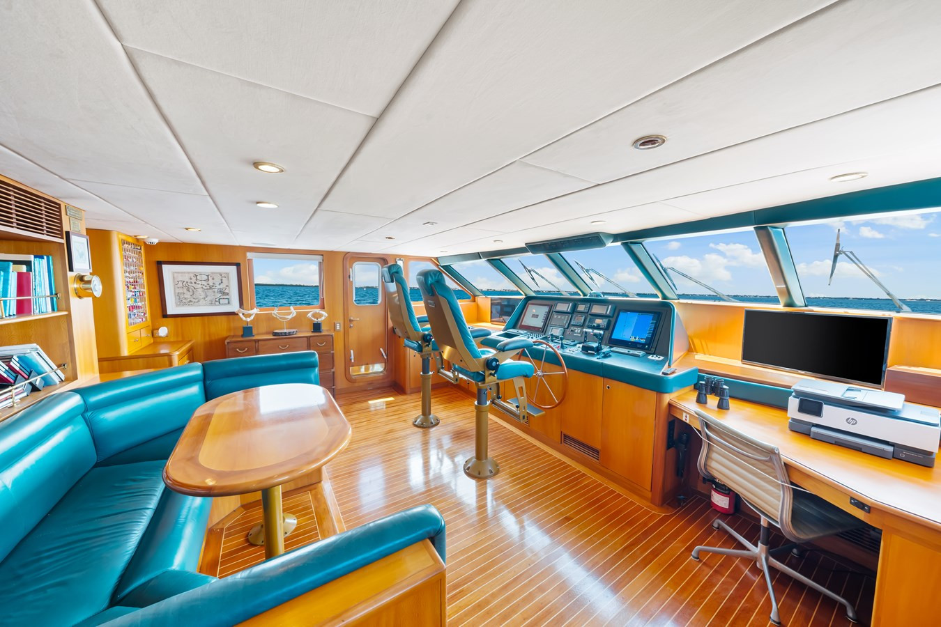 https://arconyachts.ams3.digitaloceanspaces.com/193509/conversions/large_4565412-optimize.jpg