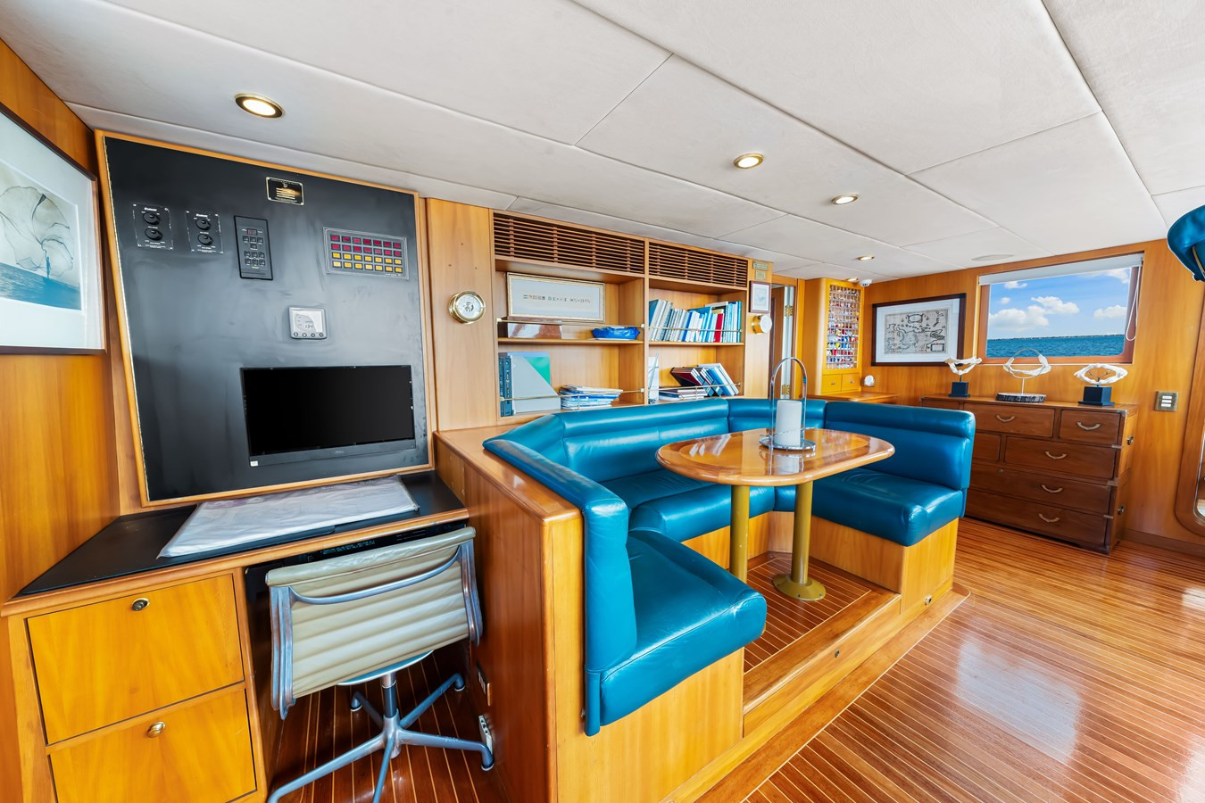 https://arconyachts.ams3.digitaloceanspaces.com/193511/conversions/large_4565413-optimize.jpg