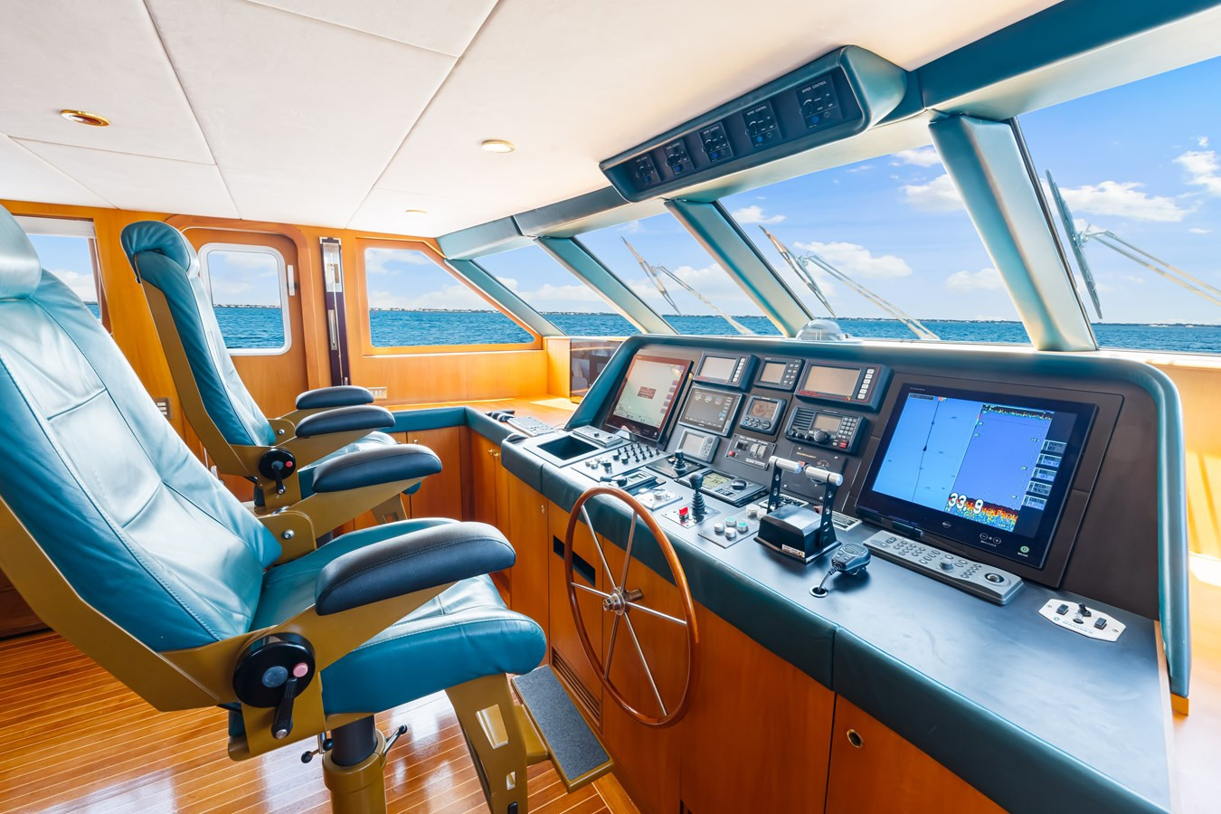 https://arconyachts.ams3.digitaloceanspaces.com/193513/conversions/large_4565414-optimize.jpg