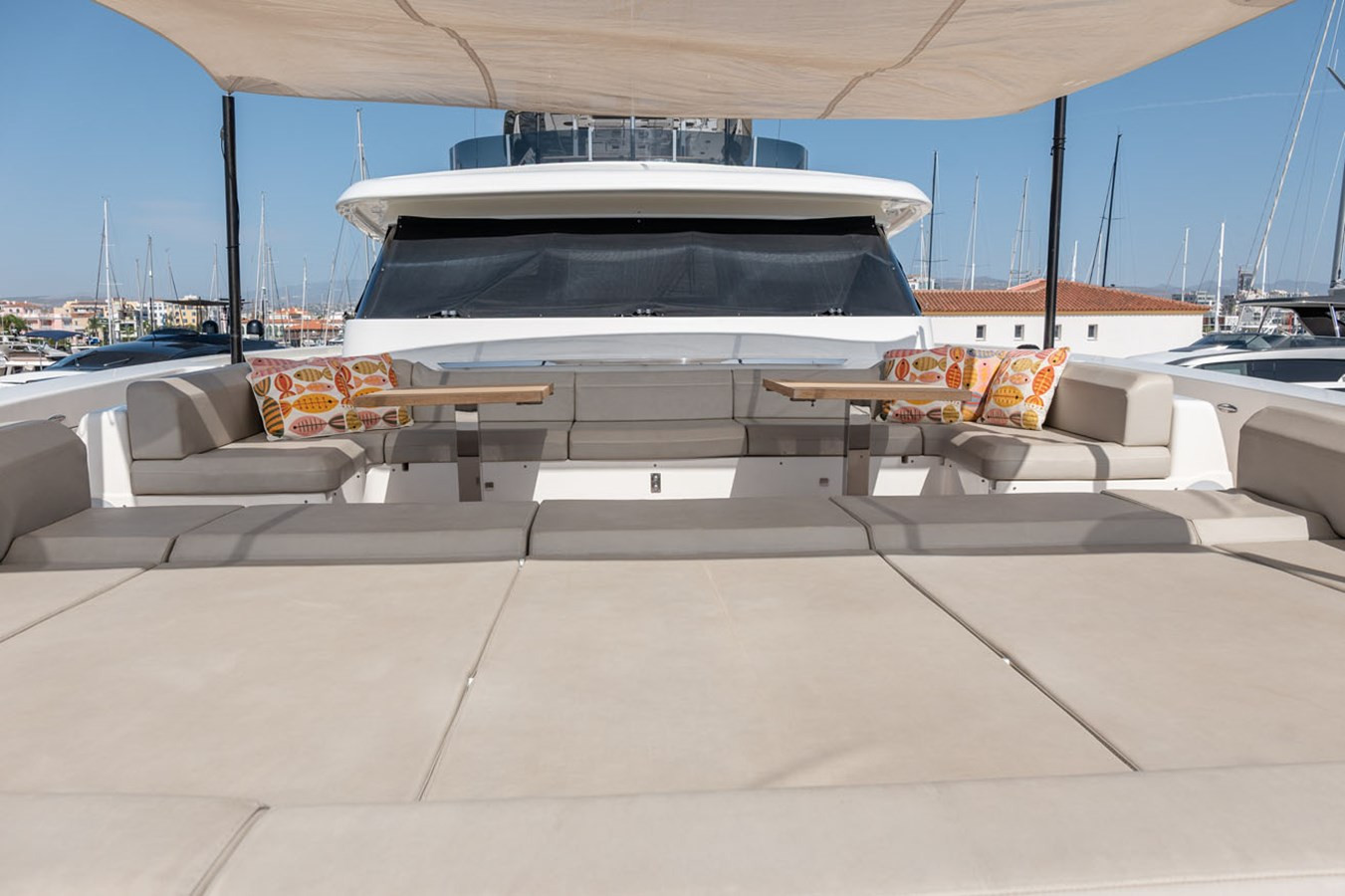 https://arconyachts.ams3.digitaloceanspaces.com/193539/conversions/large_4872433-optimize.jpg