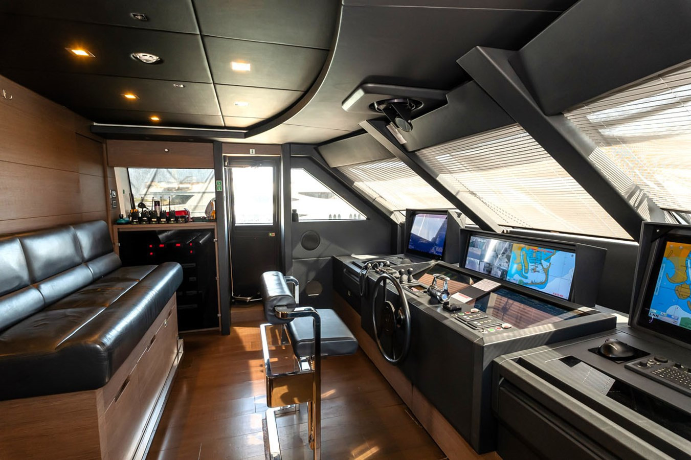 https://arconyachts.ams3.digitaloceanspaces.com/193550/conversions/large_4872439-optimize.jpg
