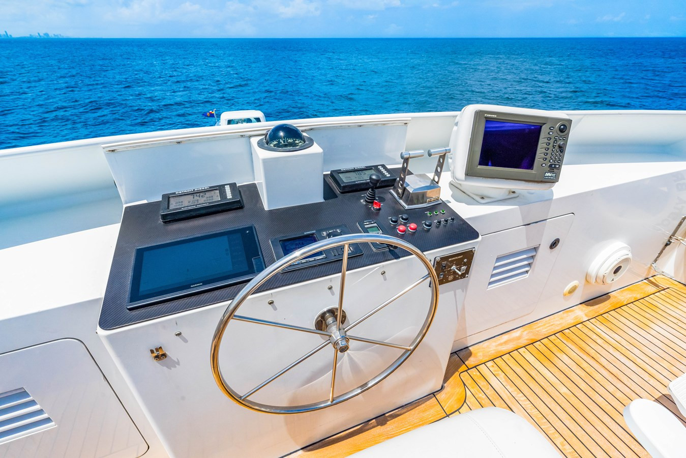 https://arconyachts.ams3.digitaloceanspaces.com/193568/conversions/large_4565442-optimize.jpg