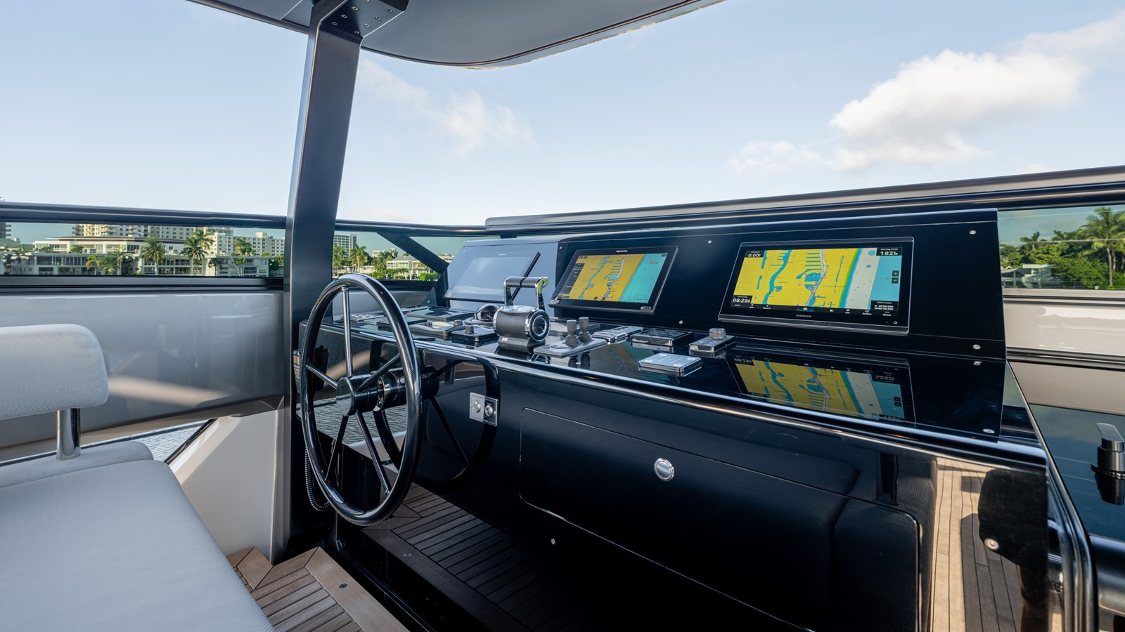 https://arconyachts.ams3.digitaloceanspaces.com/193627/conversions/large_4748359-optimize.jpg