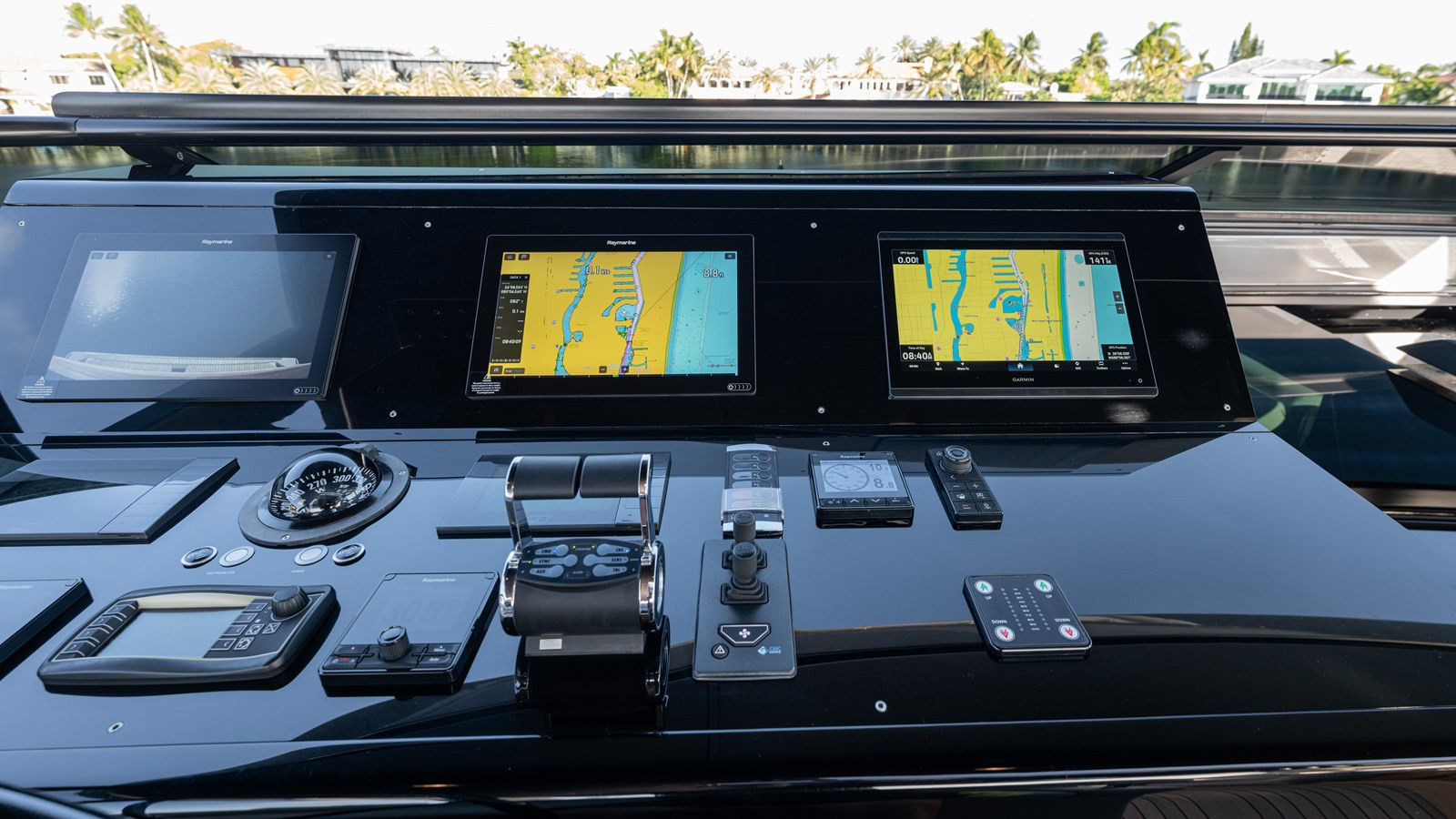 https://arconyachts.ams3.digitaloceanspaces.com/193629/conversions/large_4748360-optimize.jpg