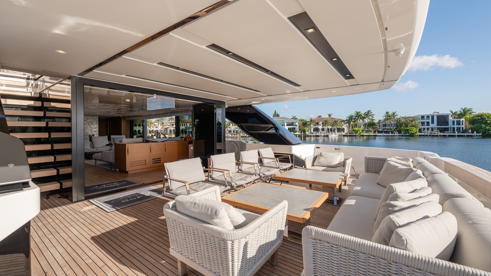 https://arconyachts.ams3.digitaloceanspaces.com/193632/conversions/large_4748362-optimize.jpg