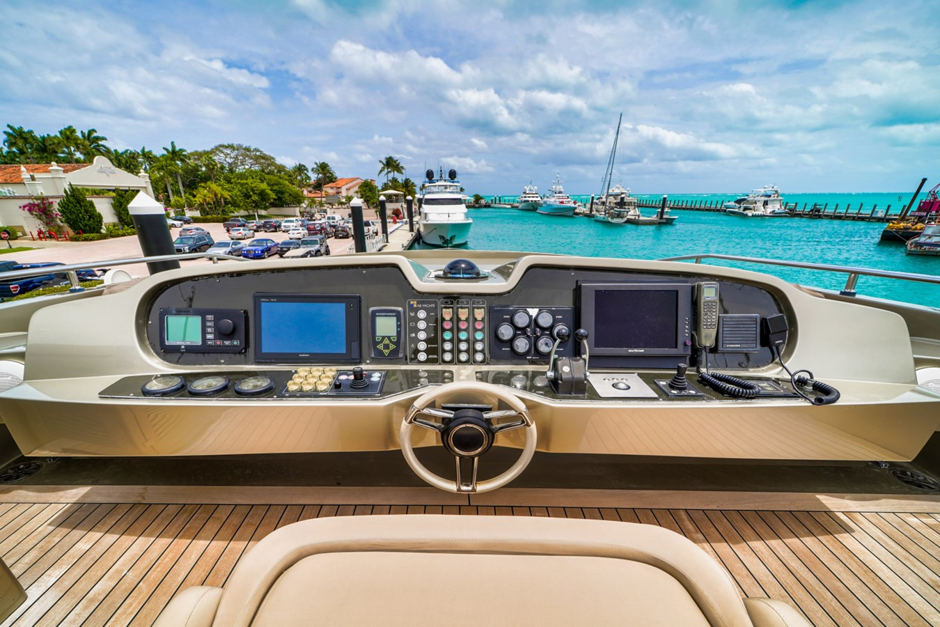 https://arconyachts.ams3.digitaloceanspaces.com/193735/conversions/large_3237014-optimize.jpg