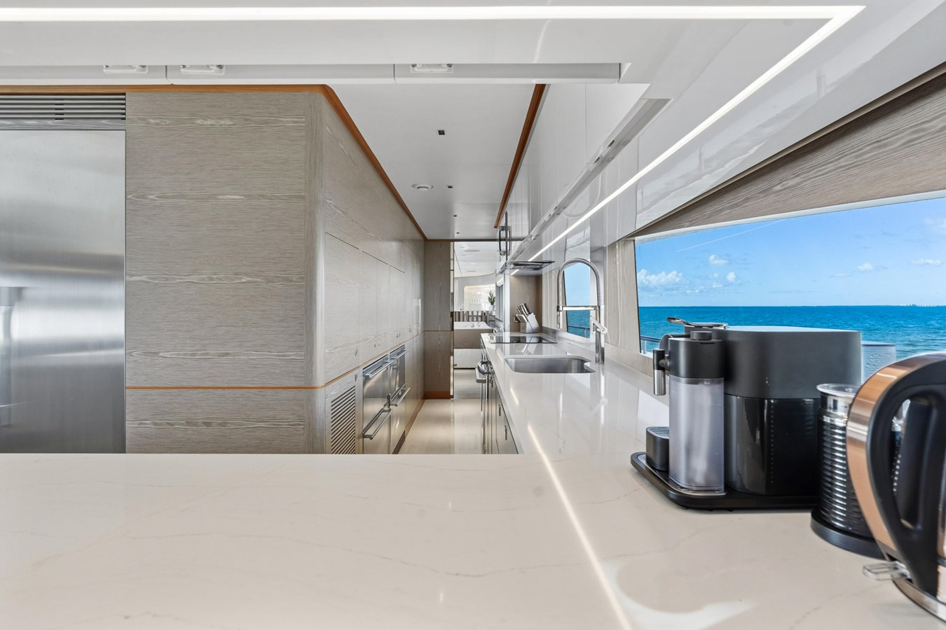 https://arconyachts.ams3.digitaloceanspaces.com/193936/conversions/large_4858202-optimize.jpg
