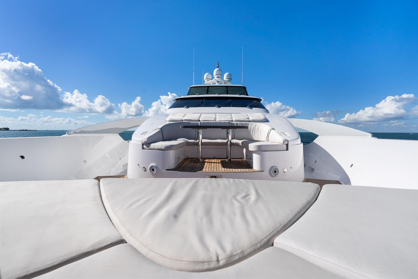 https://arconyachts.ams3.digitaloceanspaces.com/193989/conversions/large_4858282-optimize.jpg