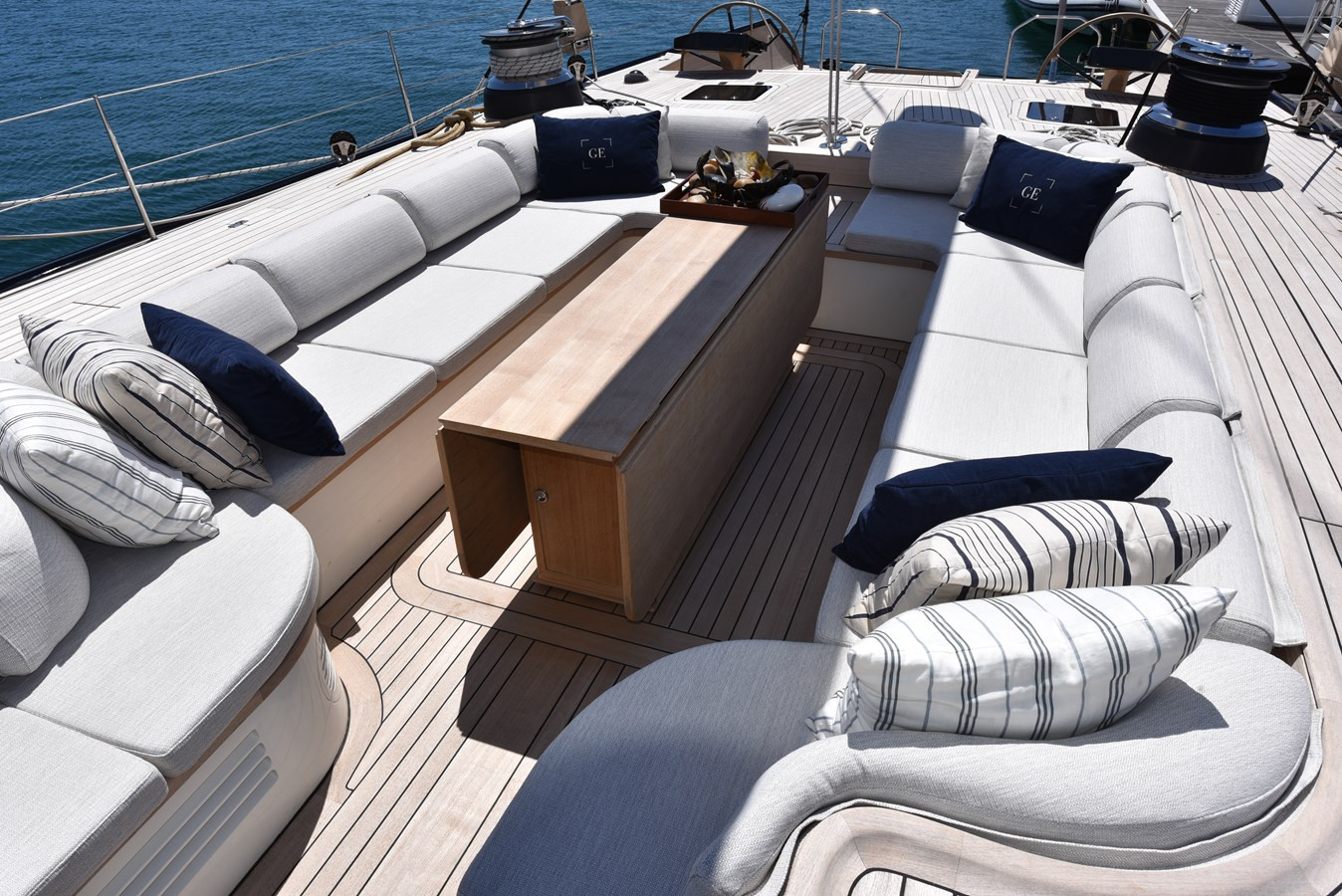 https://arconyachts.ams3.digitaloceanspaces.com/194216/conversions/large_4748038-optimize.jpg