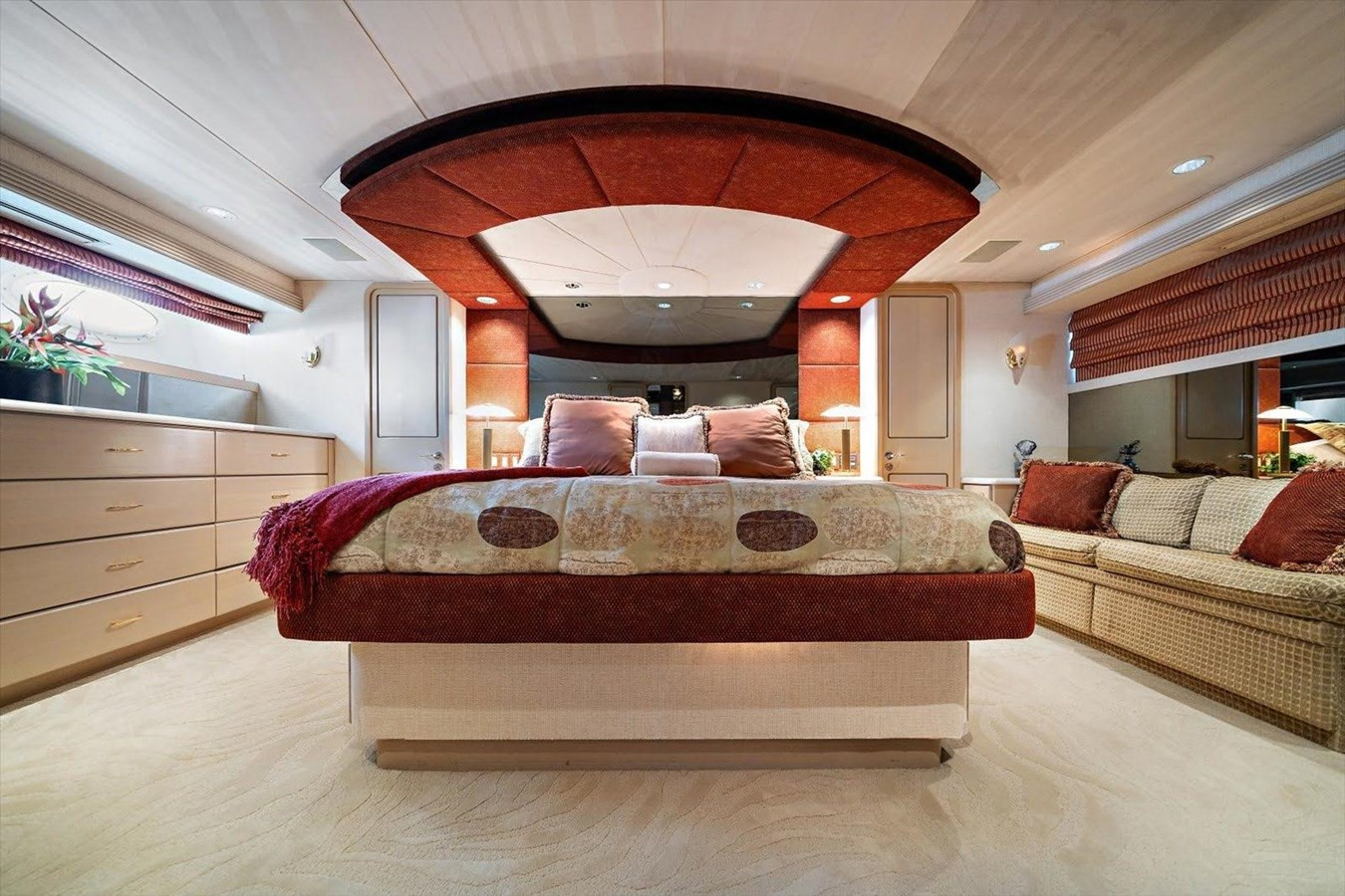 https://arconyachts.ams3.digitaloceanspaces.com/194244/conversions/large_4574538-optimize.jpg