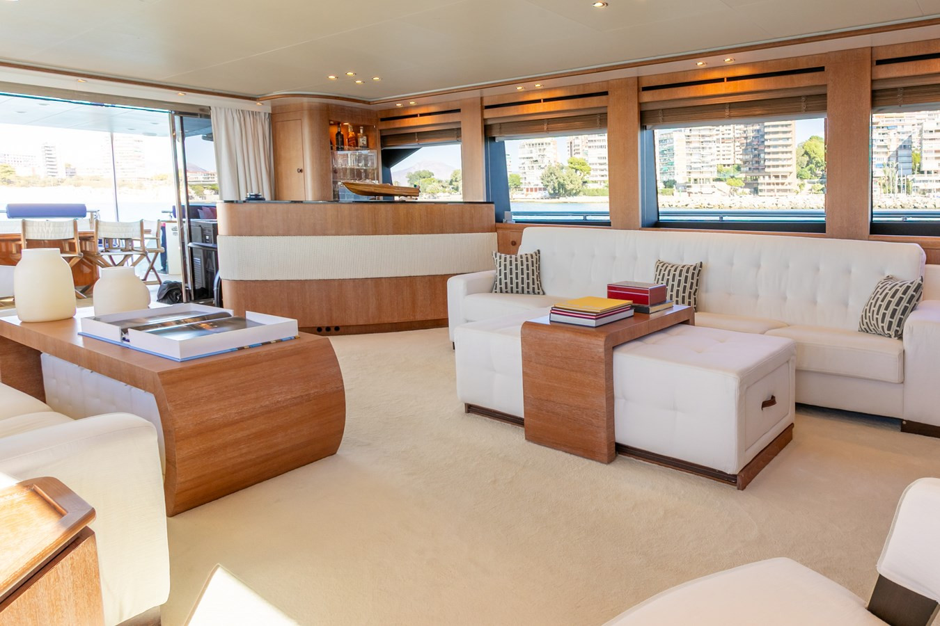 https://arconyachts.ams3.digitaloceanspaces.com/194289/conversions/large_4862604-optimize.jpg