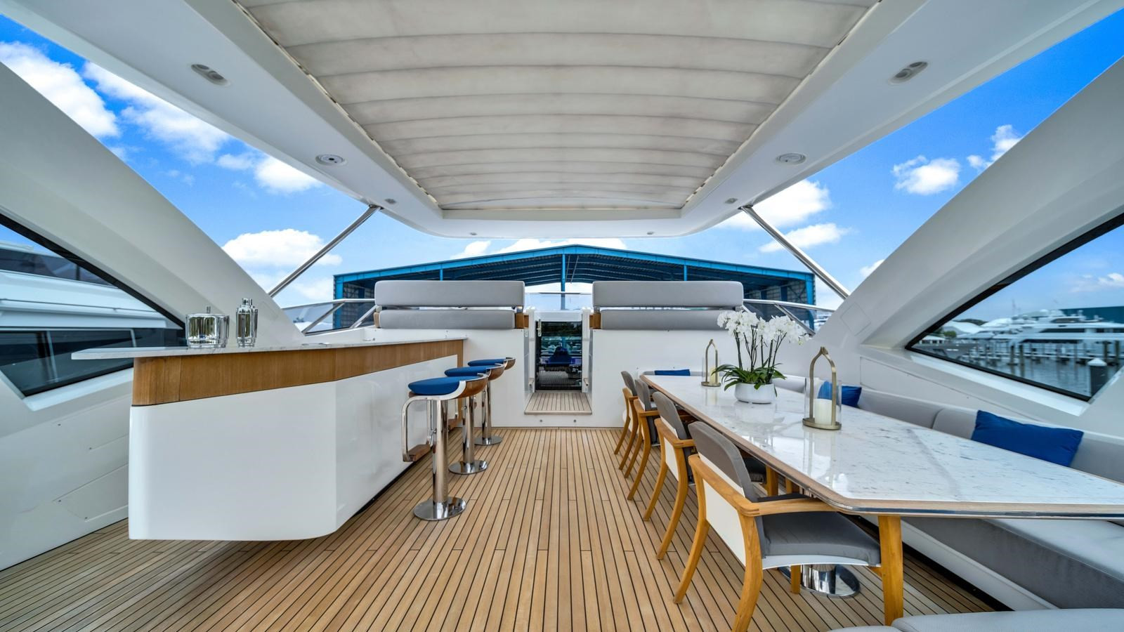 https://arconyachts.ams3.digitaloceanspaces.com/194405/conversions/large_4866878-optimize.jpg