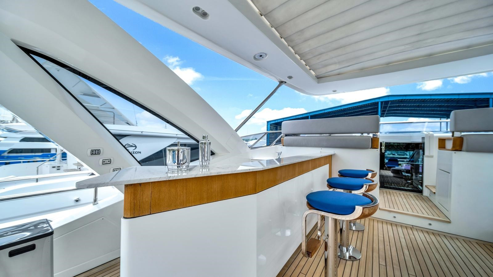 https://arconyachts.ams3.digitaloceanspaces.com/194411/conversions/large_4866881-optimize.jpg