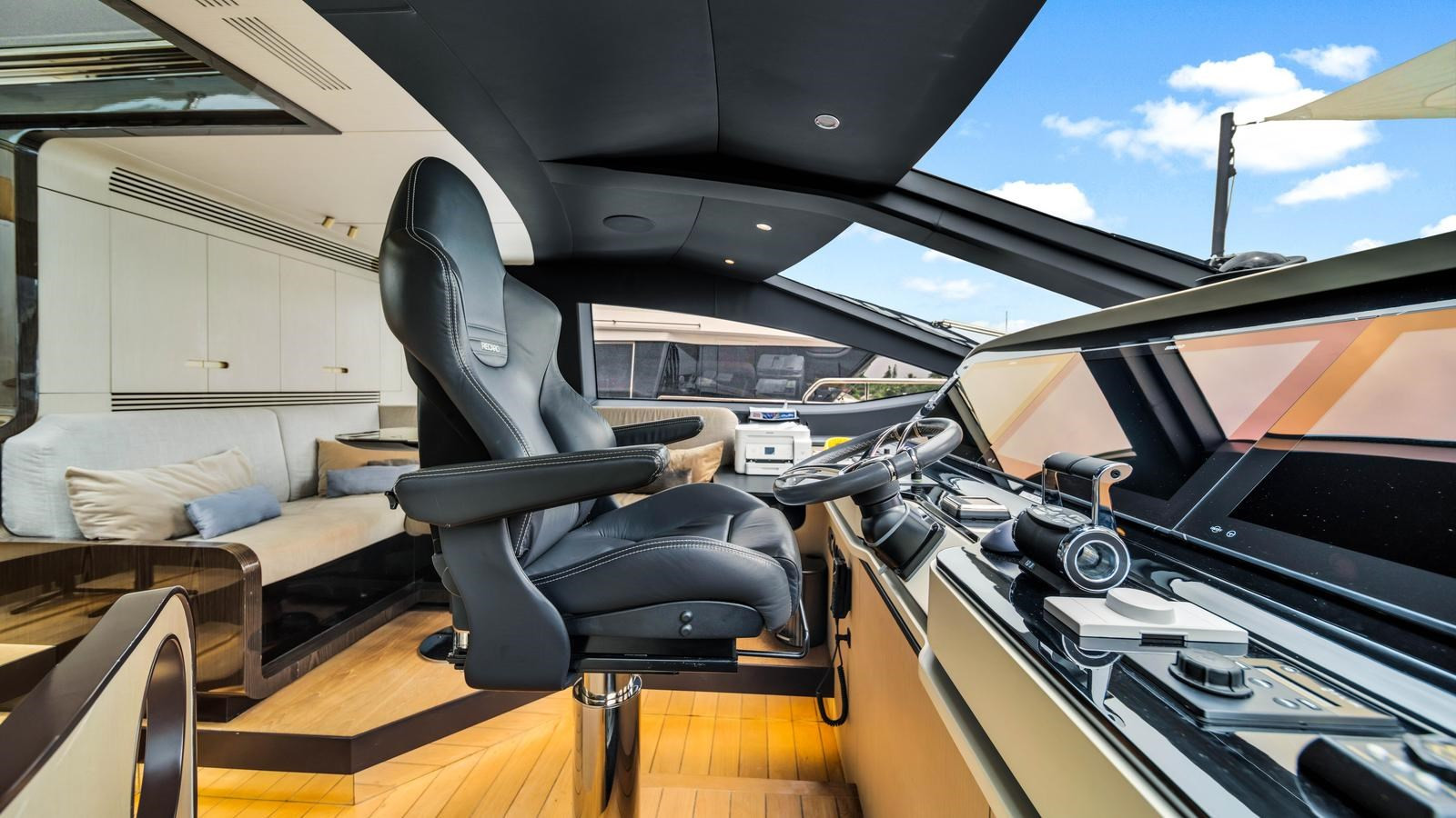 https://arconyachts.ams3.digitaloceanspaces.com/194416/conversions/large_4866884-optimize.jpg