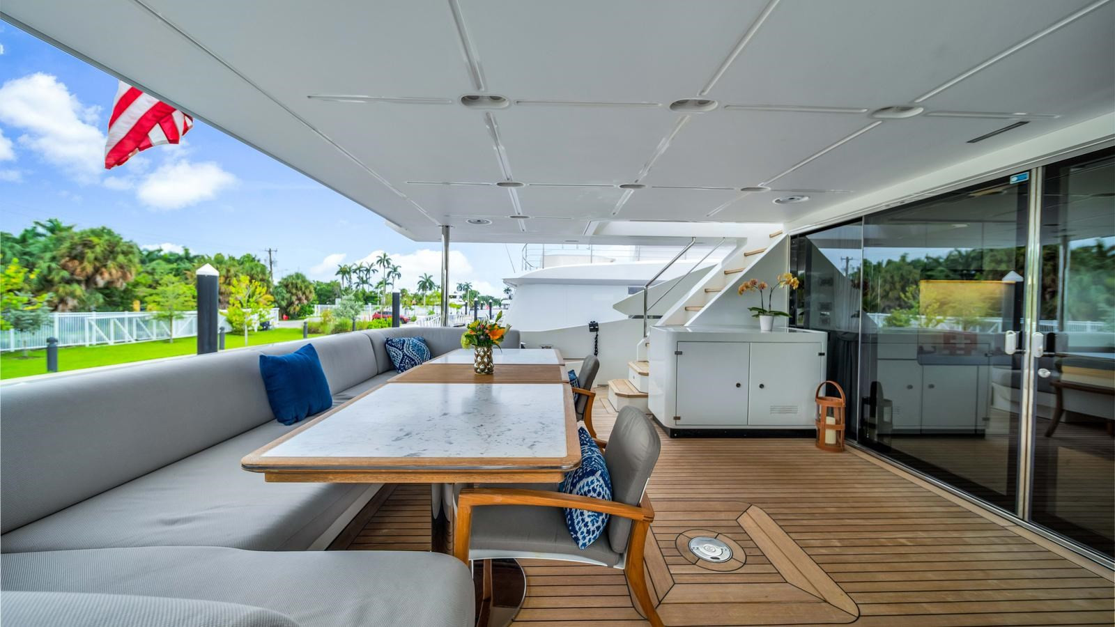 https://arconyachts.ams3.digitaloceanspaces.com/194424/conversions/large_4866888-optimize.jpg