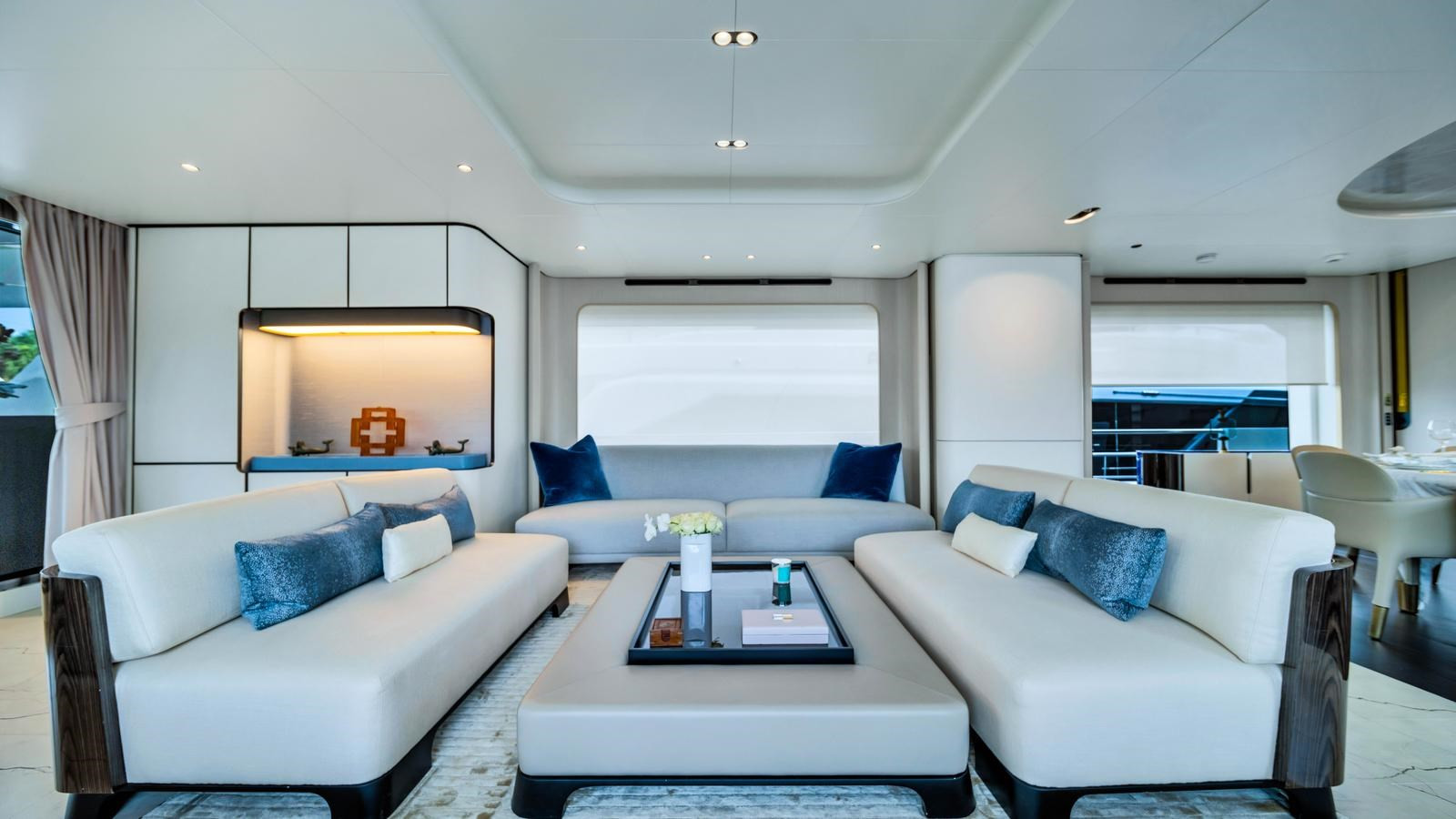 https://arconyachts.ams3.digitaloceanspaces.com/194433/conversions/large_4866893-optimize.jpg