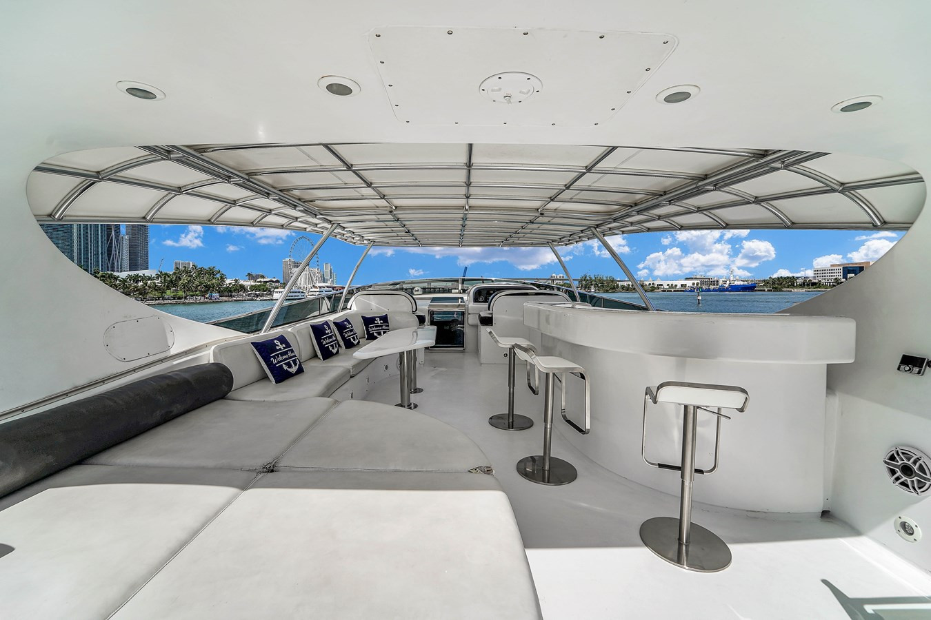 https://arconyachts.ams3.digitaloceanspaces.com/194470/conversions/large_3644626-optimize.jpg